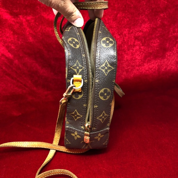Authentic Louis Vuitton crossbody bag - Picture 3 of 15